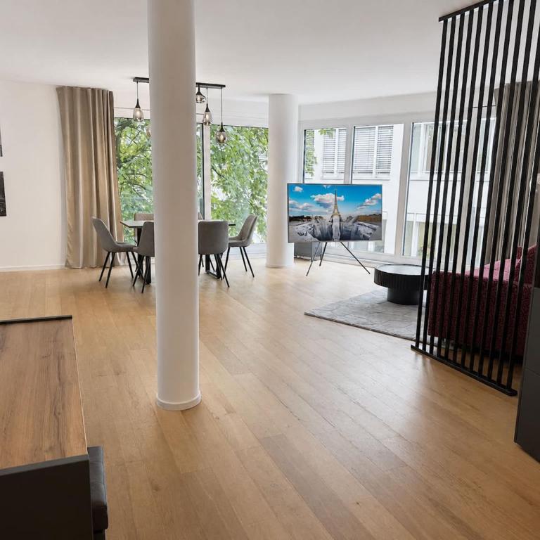 GoldenKey-Suites - Luxury Suite 'Perlachturm' - Direct Views of Rathausplatz & Perlach Tower - New in 2026 - Apartment - 1