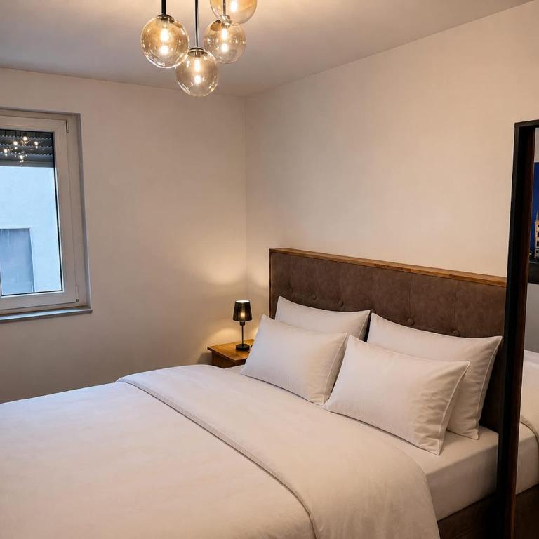 GoldenKey-Suites - Luxury Suite 'Perlachturm' - Direct Views of Rathausplatz & Perlach Tower - New in 2026 - Apartment - 4