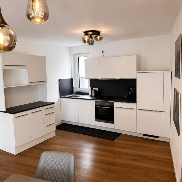 GoldenKey-Suites - Luxury Suite 'Perlachturm' - Direct Views of Rathausplatz & Perlach Tower - New in 2026 - Apartment - 5