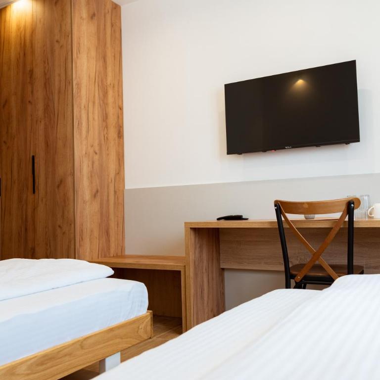Mahagoni Rooms - Dvokrevetna Soba sa Zasebnim Krevetima - 1