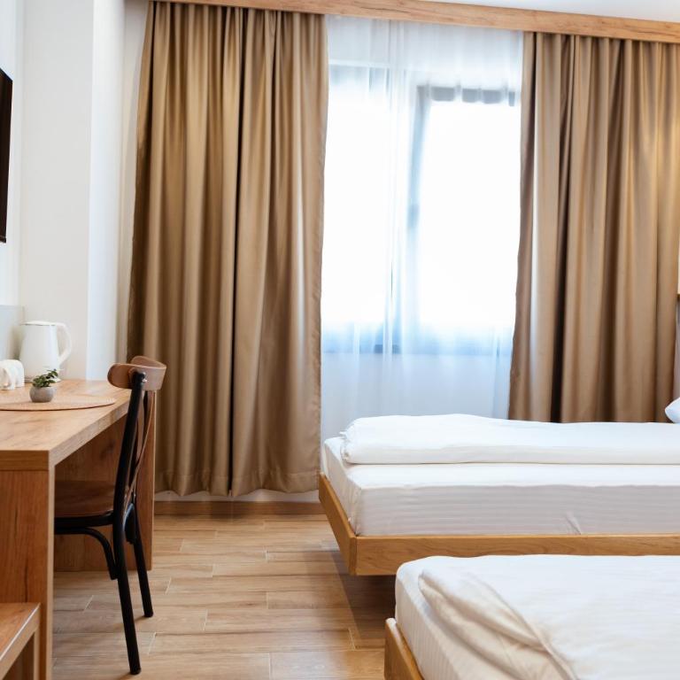 Mahagoni Rooms - Dvokrevetna Soba sa Zasebnim Krevetima - 13
