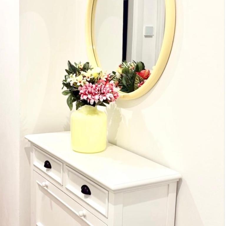 Lora roses suite 2, free private parking, self check-in, air conditioner - Appartamento con 1 Camera da Letto - 3