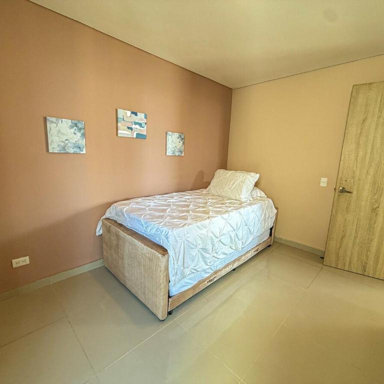 Apartment Near Downtown and the Beach - Three-Bedroom Apartment - 36