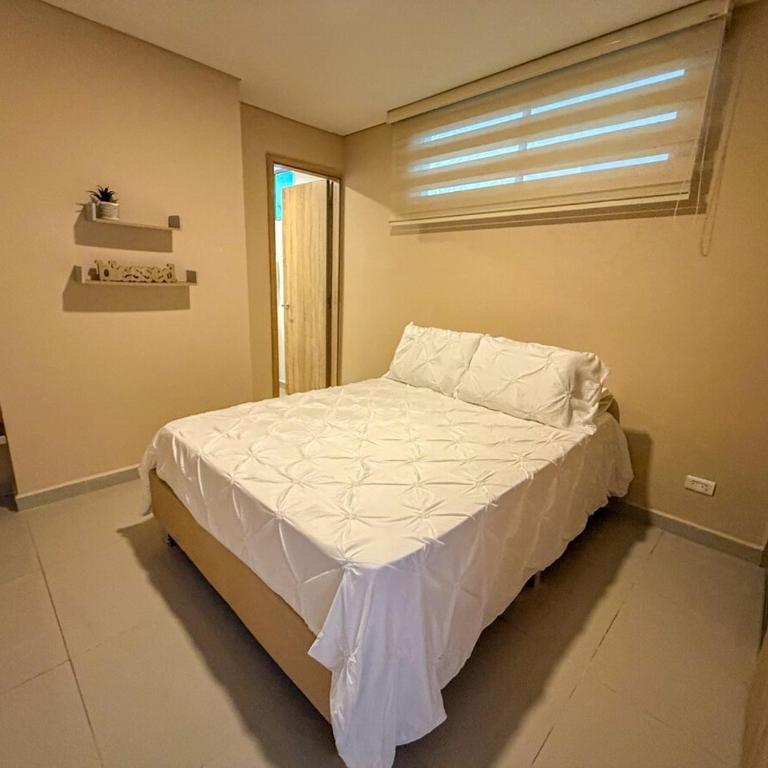 Apartment Near Downtown and the Beach - Three-Bedroom Apartment - 45