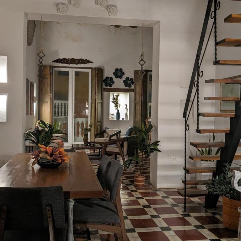 Old City 2-bedroom 2-bath apartment - Two-Bedroom Apartment - 17
