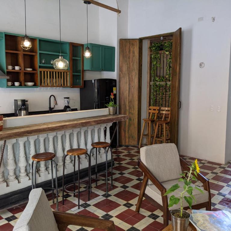 Old City 2-bedroom 2-bath apartment - Two-Bedroom Apartment - 18