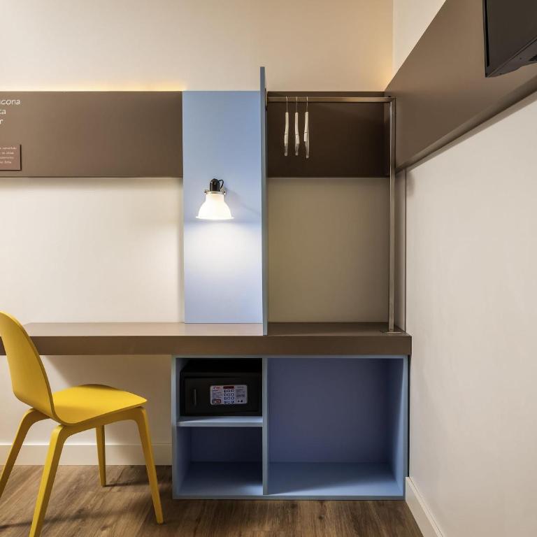 ibis Styles Barcelona Centre - Habitación triple estándar con cama doble y cama individual - 5