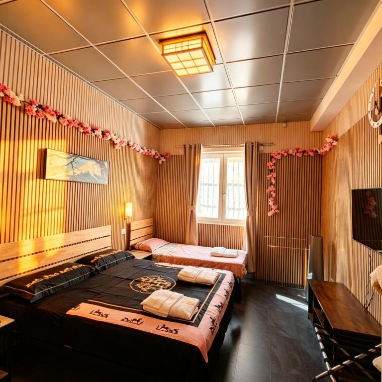 BED & BREAKFAST SAKURA - Chambre Double ou Lits Jumeaux avec Salle de Bains Commune - 1