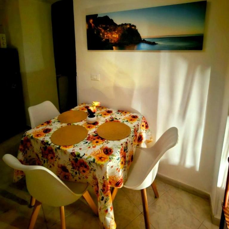 Good Night Big Family Apartment with terrace - 5 min from station, Independent entrance - Apartamento con terraza - 5