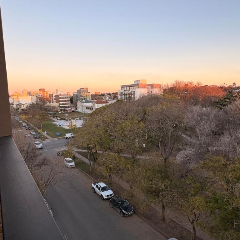 3 DORMITORIOS Con COCHERA ZONA CHAUVIN - NO apto jovenes solos - Three-Bedroom Apartment - 6