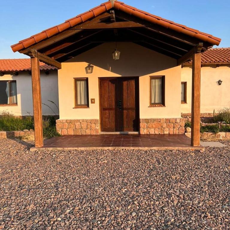 Beautiful House in Country Club - Three-Bedroom Chalet - 11