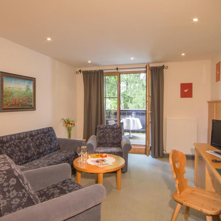 Der Erlhof Restaurant & Landhotel - Suite mit 1 Schlafzimmer und Balkon - 1
