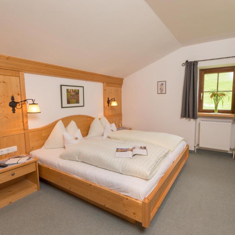 Der Erlhof Restaurant & Landhotel - Suite mit 1 Schlafzimmer und Balkon - 2