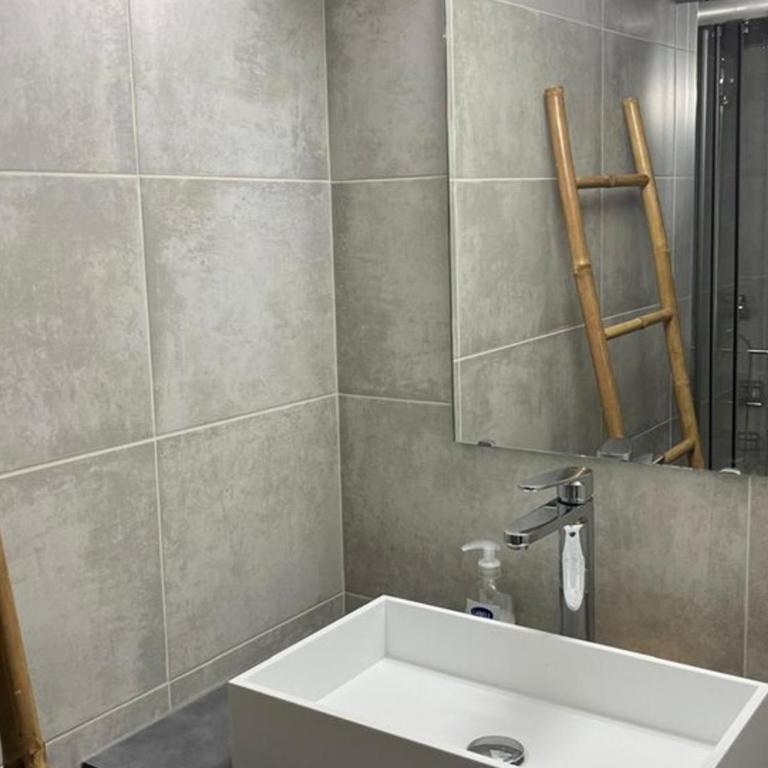 Villa patio avec jardin - 3 pers. - FR-1-413-277 - Villa - 4