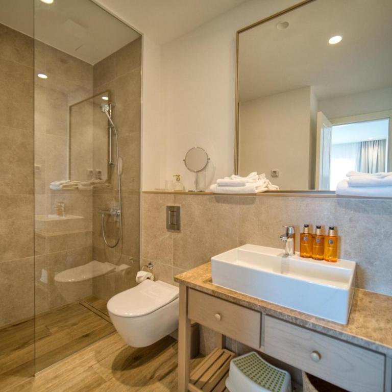 Lustica Bay Centrale by 2BHome - Two-Bedroom Apartment - 13