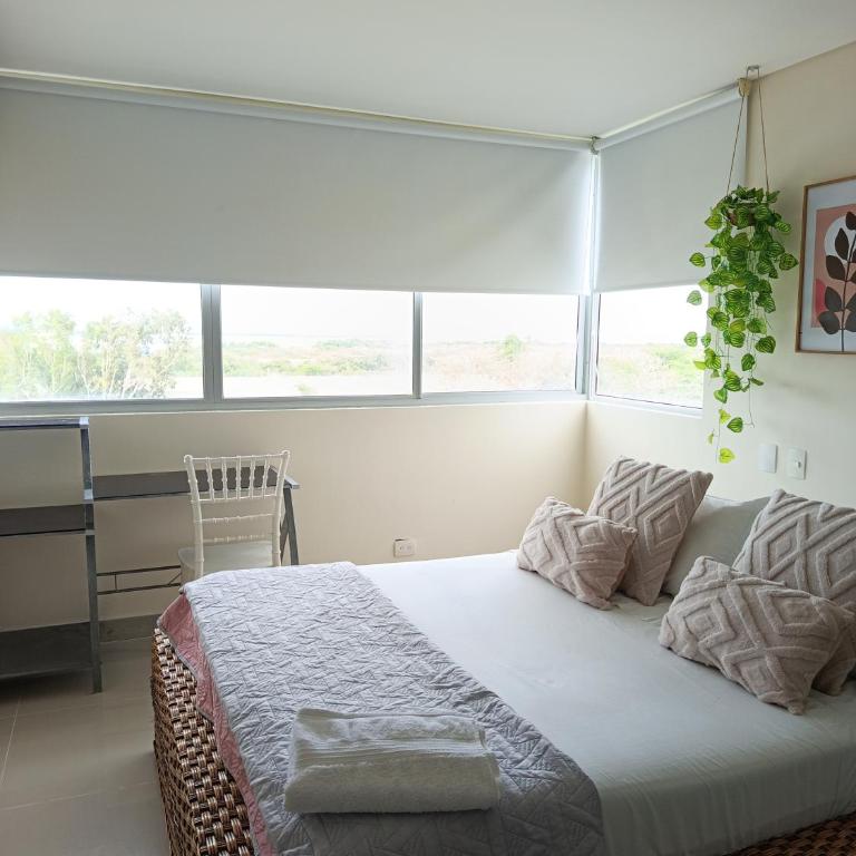 Habitacion en apartamento compartido con desayuno incluido - Double Room with Private External Bathroom - 2