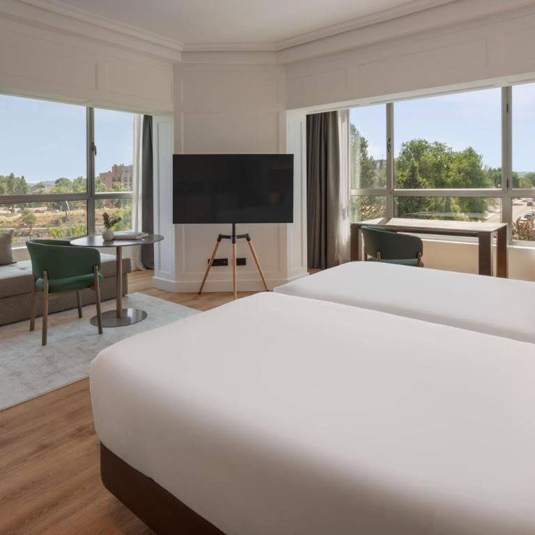 Meliá Madrid Barajas - Grand Suite The Level Pool View - 5
