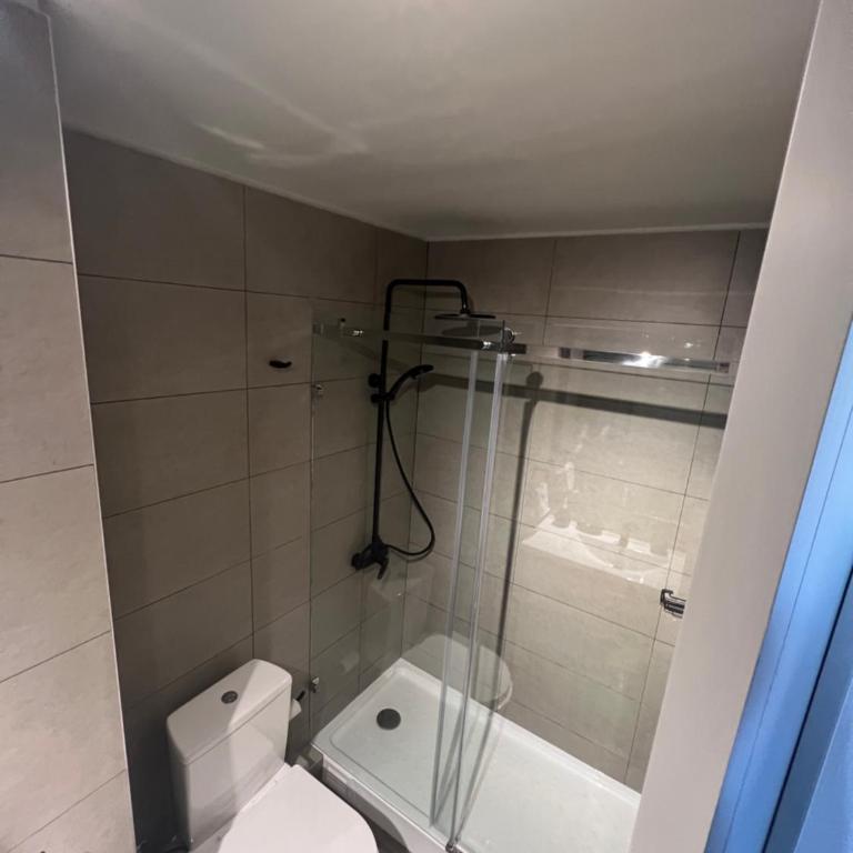 Exclusivo y Comodo departamento en Av las Condes - Apartamento de 2 dormitorios - 61