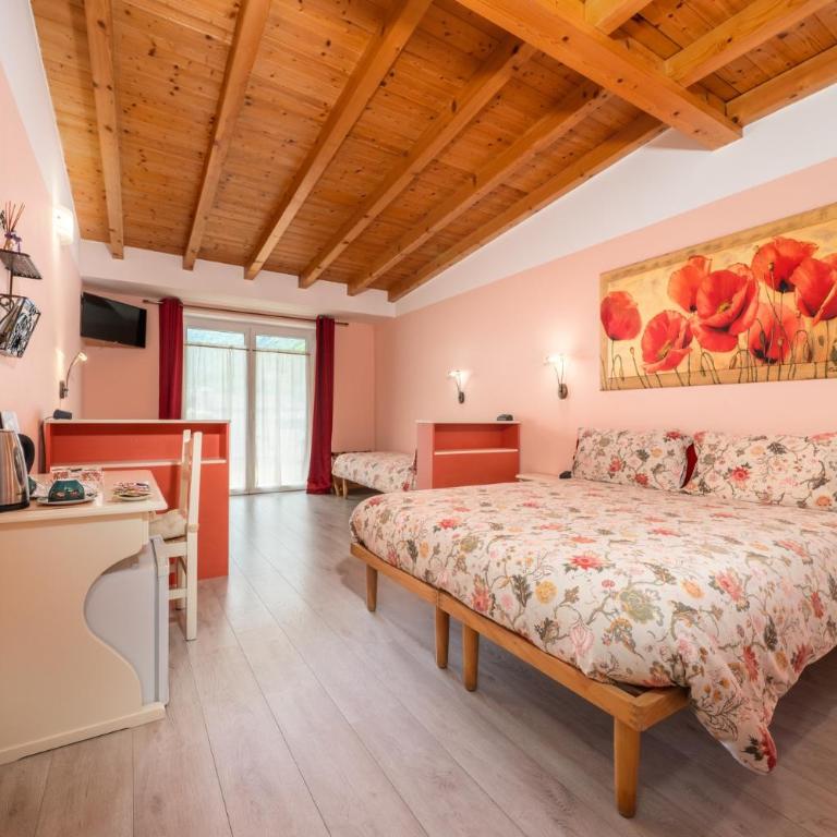 B&B La Vecchia Tipografia - Lago D'Idro - Quadruple Room with Balcony - 1