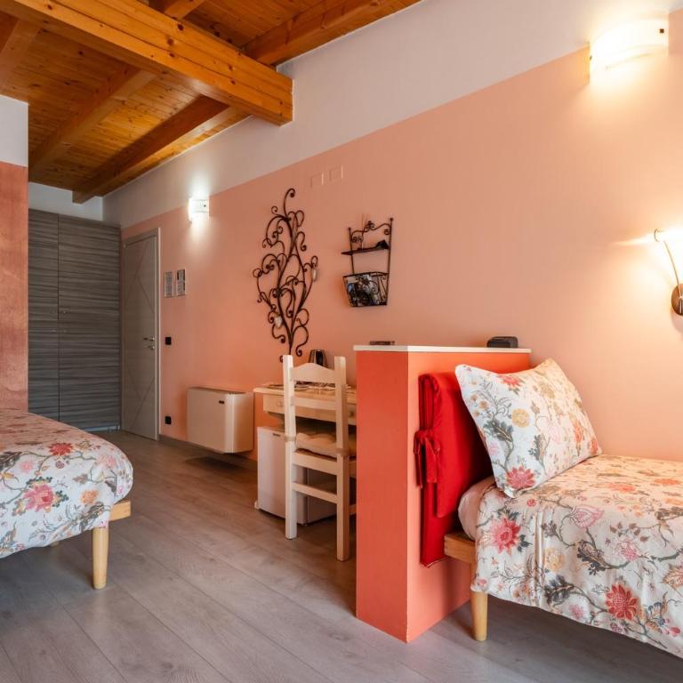 B&B La Vecchia Tipografia - Lago D'Idro - Quadruple Room with Balcony - 11