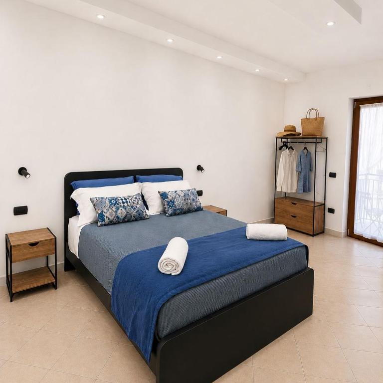 B&B SolMar - Experience Sorrento - Double Room and a single bed - 1