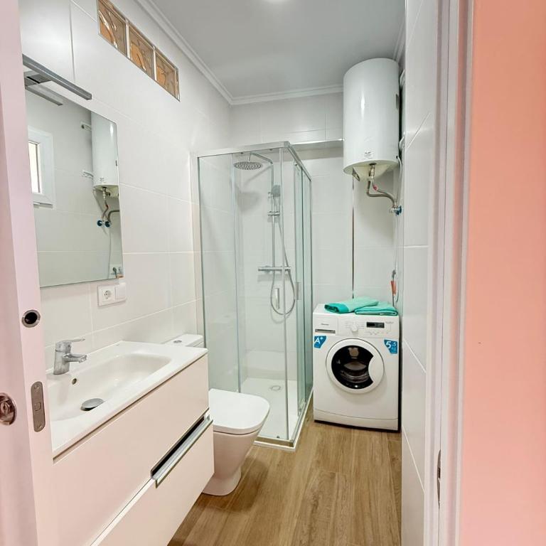 Prado Mar 1st Line Pool Access - One-Bedroom Apartment - 22