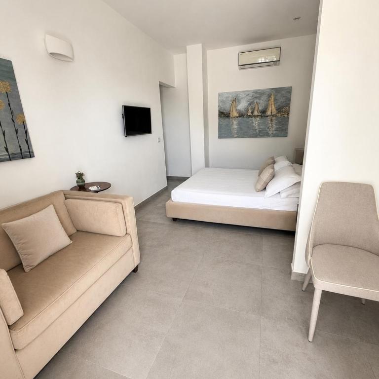 Petra Maris B&B - Double Room with Balcony - 6