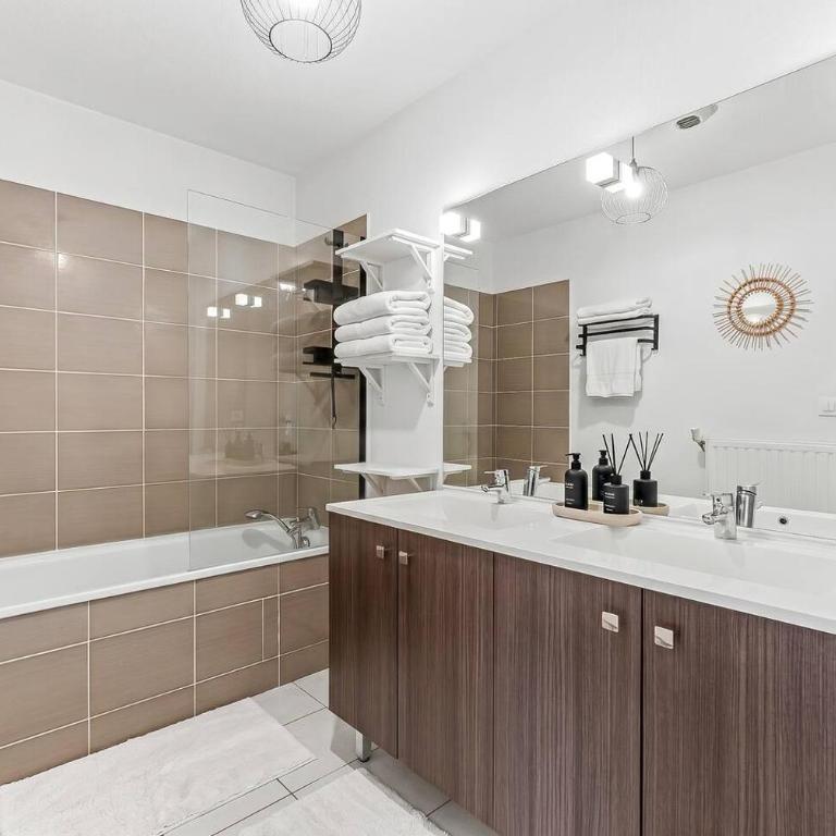 Grand Duplex T4 • Terrasse • Parking • Centre - Appartement - 5