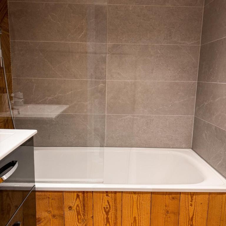 Cocon rénové avec balcon au cœur des Pyrénées - Appartement 1 Chambre - 15