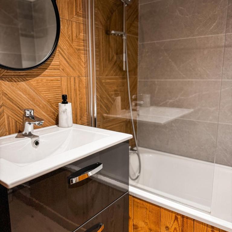 Cocon rénové avec balcon au cœur des Pyrénées - Appartement 1 Chambre - 16