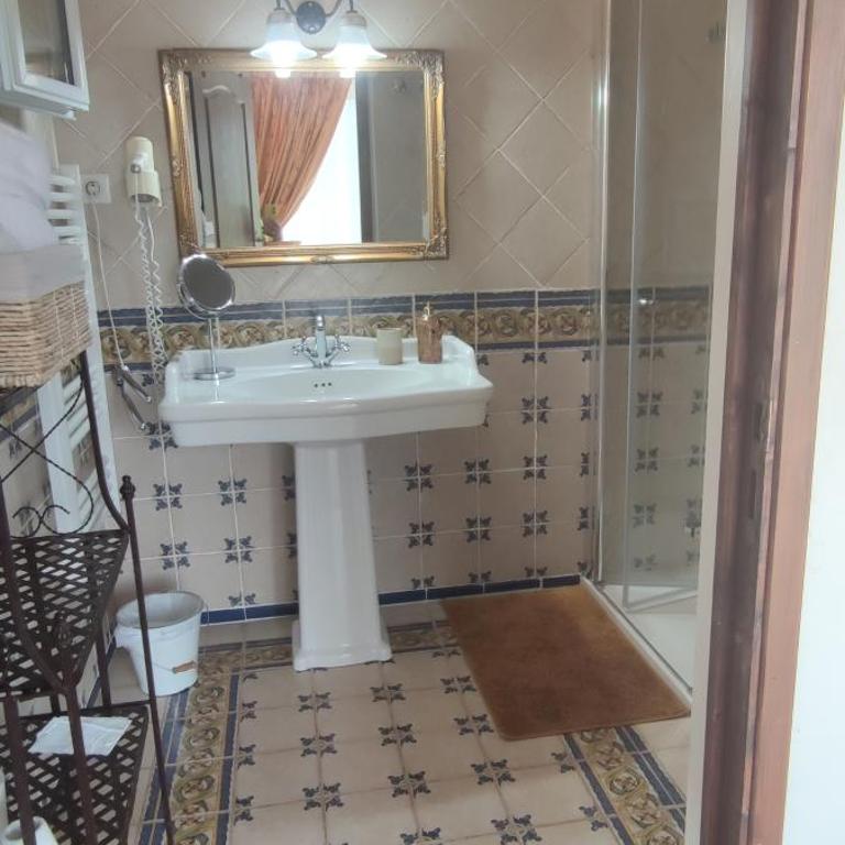 Chambres d'hôtes Les Iris - Chambre Double ou Lits Jumeaux Deluxe - Vue sur Montagne - 4
