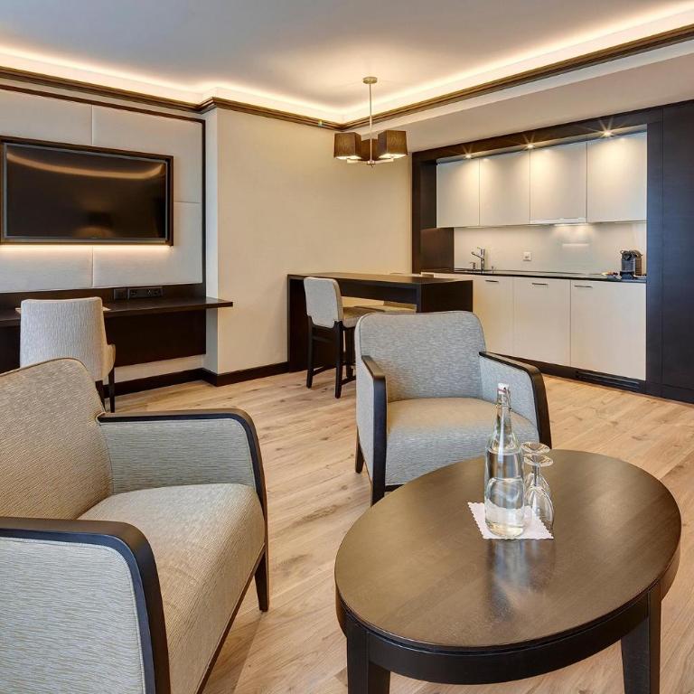 Hotel Monopol Luzern - Deluxe Suite - 2