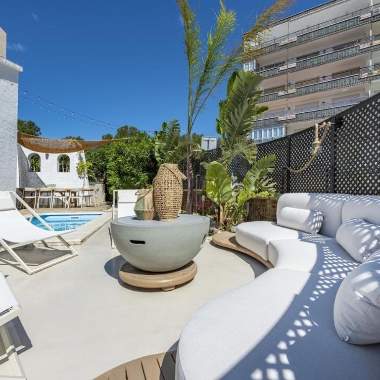 Vacalm Villa Judit - Beachfront Villa with Pool, Spa, BBQ, Fire Pit & Mini Golf - Villa - 9