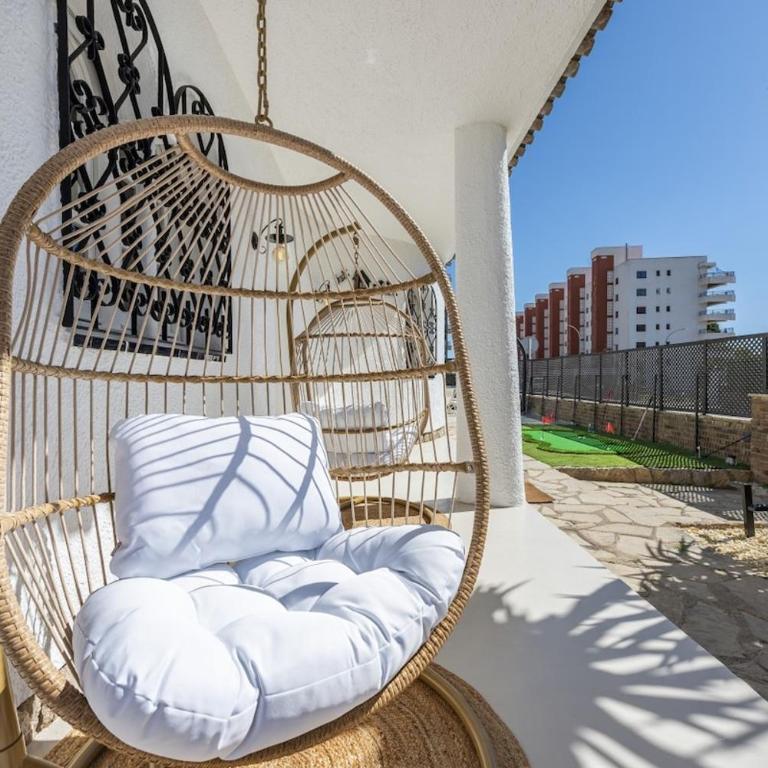 Vacalm Villa Judit - Beachfront Villa with Pool, Spa, BBQ, Fire Pit & Mini Golf - Villa - 13