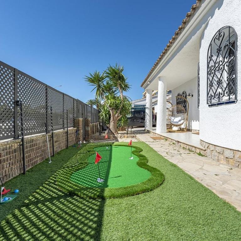 Vacalm Villa Judit - Beachfront Villa with Pool, Spa, BBQ, Fire Pit & Mini Golf - Villa - 20