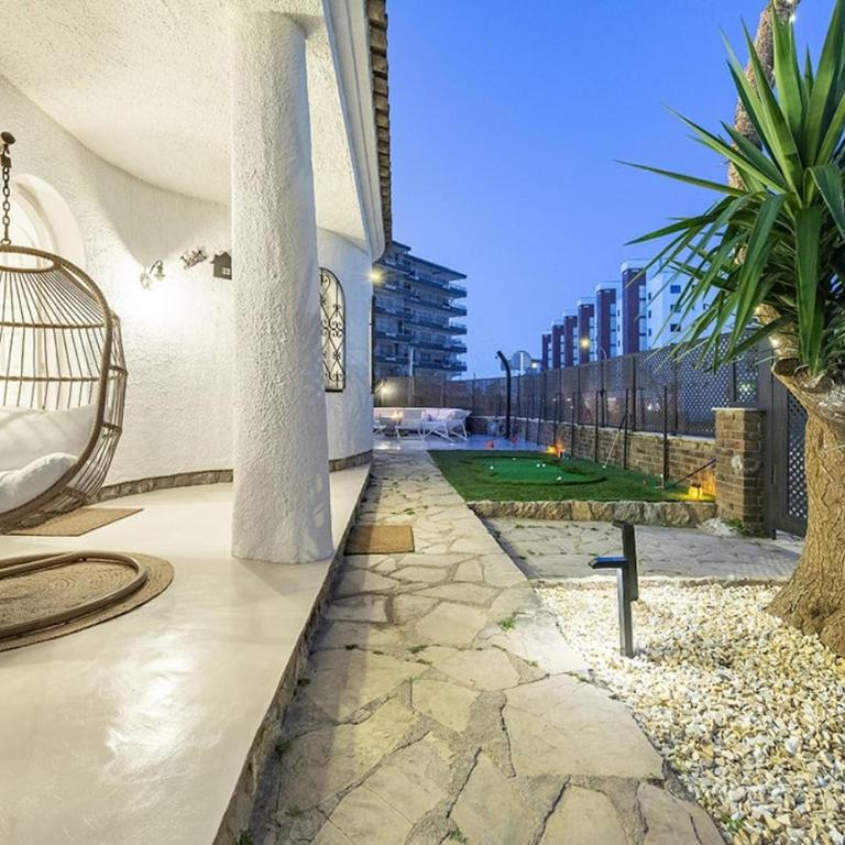 Vacalm Villa Judit - Beachfront Villa with Pool, Spa, BBQ, Fire Pit & Mini Golf - Villa - 24