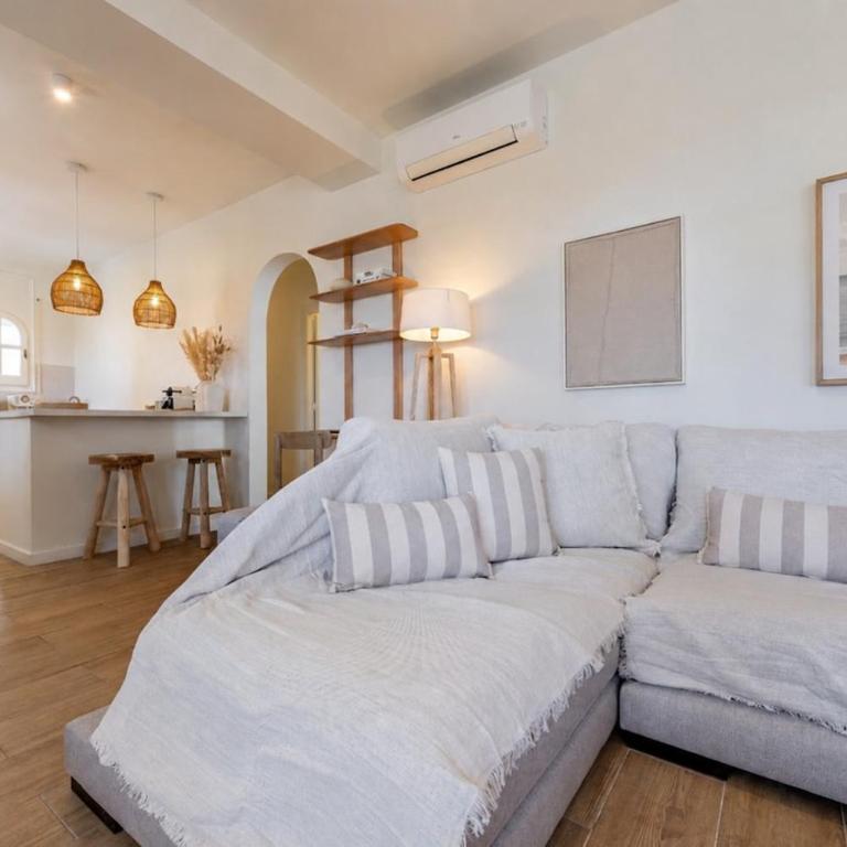 Vacalm Villa Judit - Beachfront Villa with Pool, Spa, BBQ, Fire Pit & Mini Golf - Villa - 38