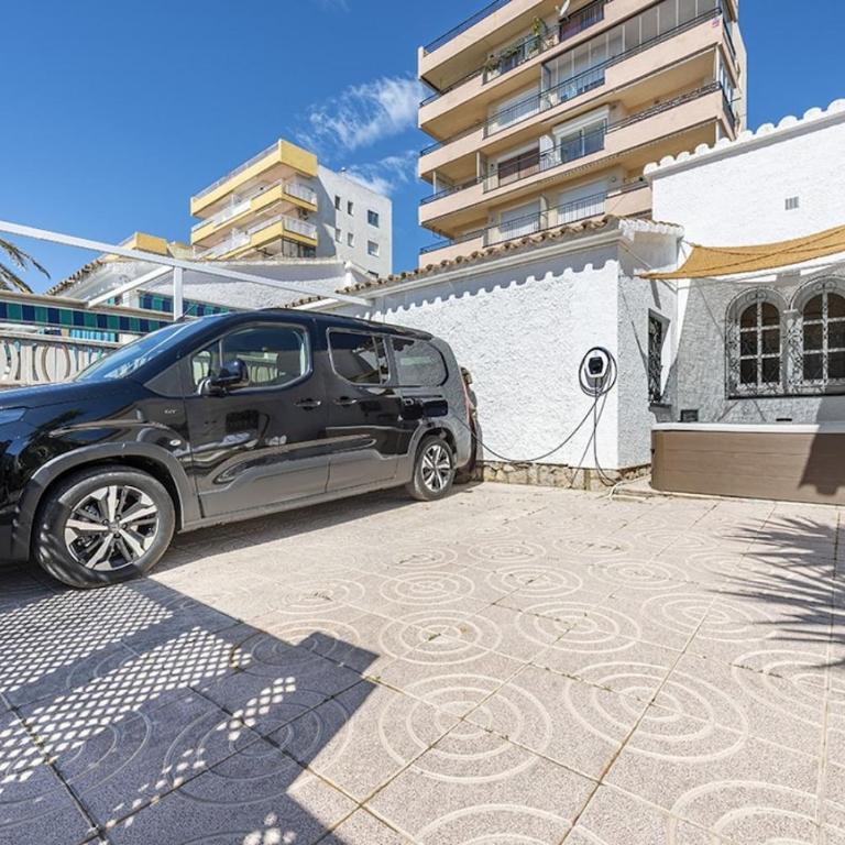 Vacalm Villa Judit - Beachfront Villa with Pool, Spa, BBQ, Fire Pit & Mini Golf - Villa - 44