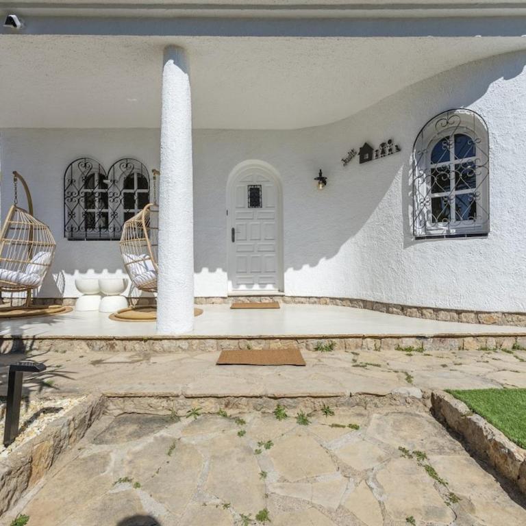 Vacalm Villa Judit - Beachfront Villa with Pool, Spa, BBQ, Fire Pit & Mini Golf - Villa - 57