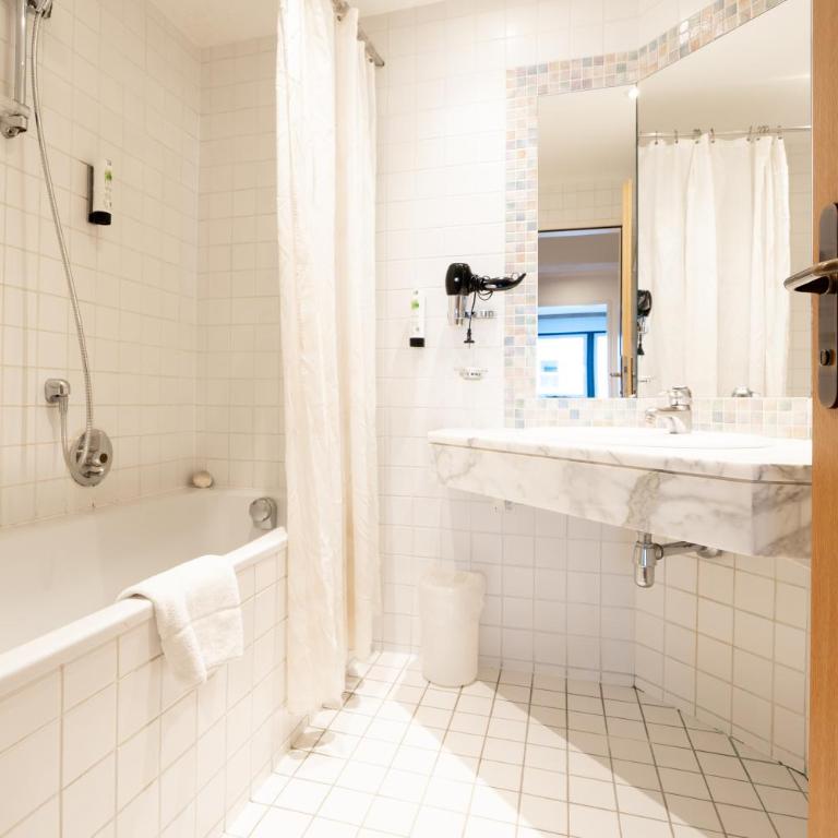 Hotel Gruberhof Innsbruck Igls B&B - Doppelzimmer mit Balkon - 6