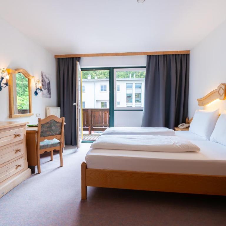 Hotel Gruberhof Innsbruck Igls B&B - Doppelzimmer mit Balkon - 4