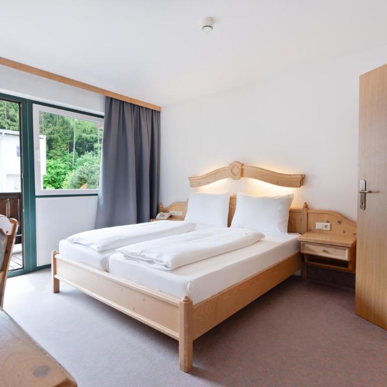 Hotel Gruberhof Innsbruck Igls B&B - Doppelzimmer mit Balkon - 1