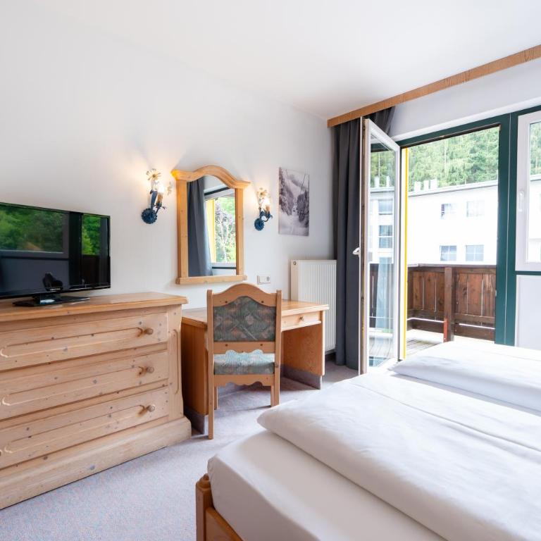 Hotel Gruberhof Innsbruck Igls B&B - Doppelzimmer mit Balkon - 3