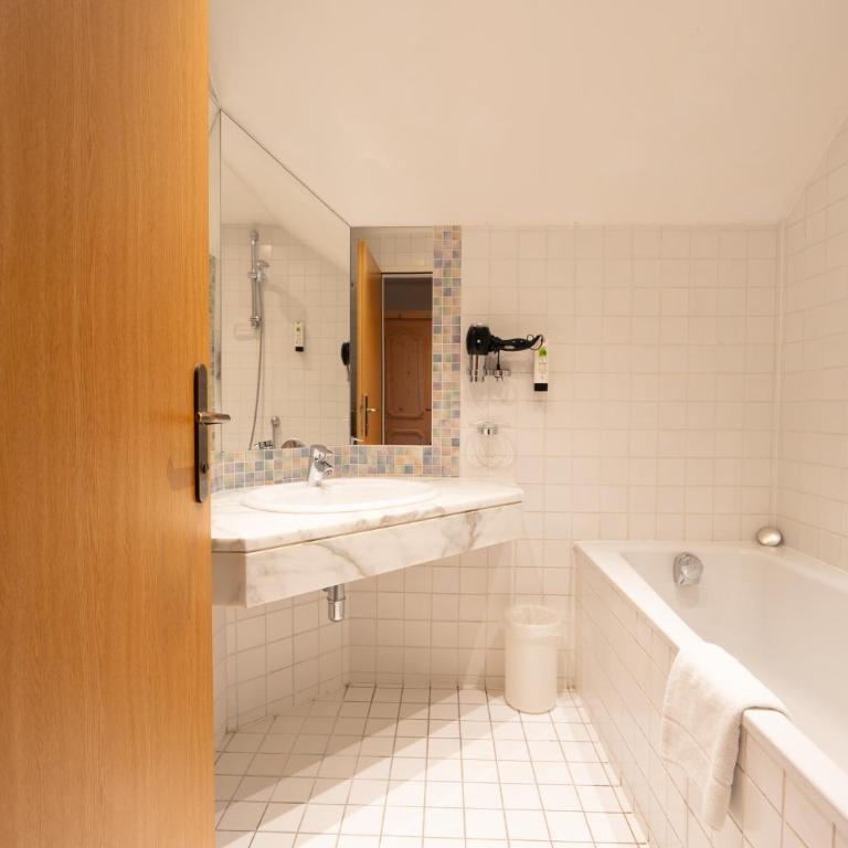 Hotel Gruberhof Innsbruck Igls B&B - Doppelzimmer mit Bergblick - 6