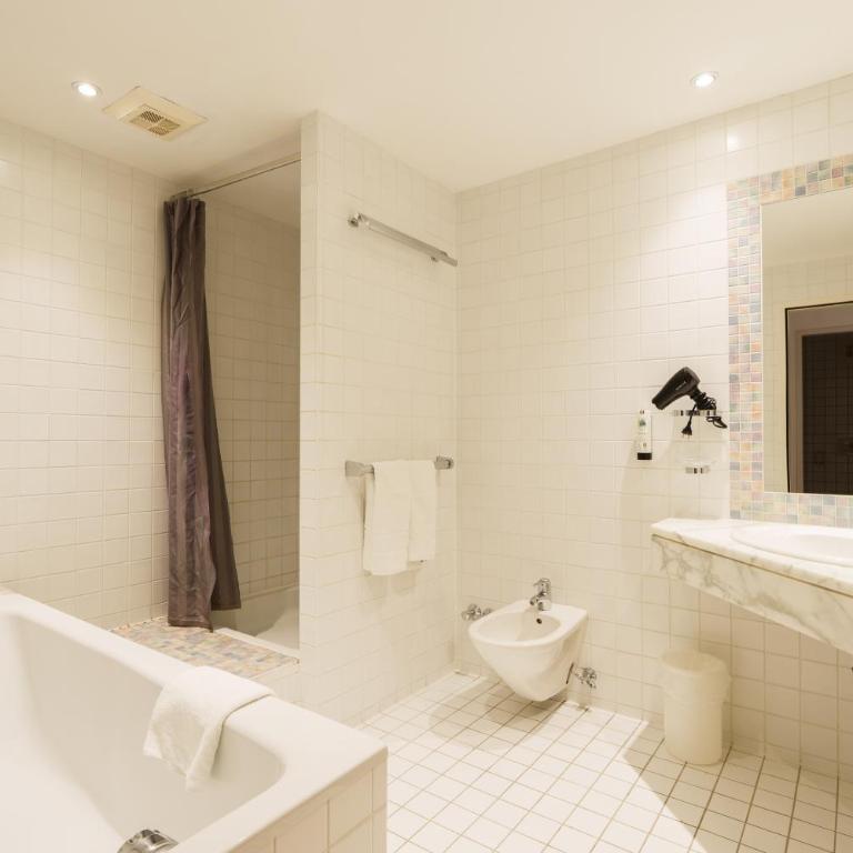 Hotel Gruberhof Innsbruck Igls B&B - Familiensuite mit Balkon - 8
