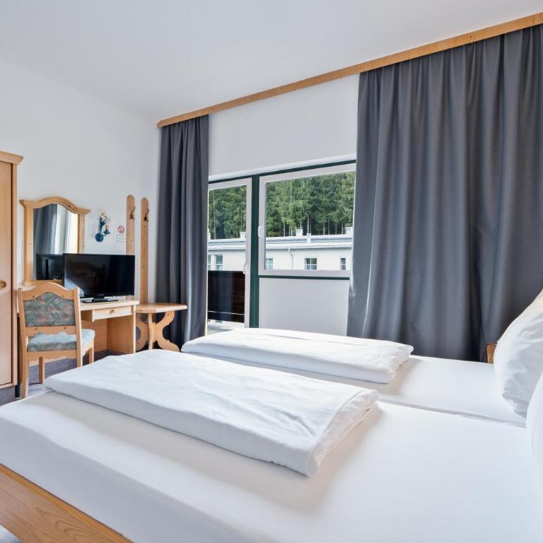 Hotel Gruberhof Innsbruck Igls B&B - Familiensuite mit Balkon - 4