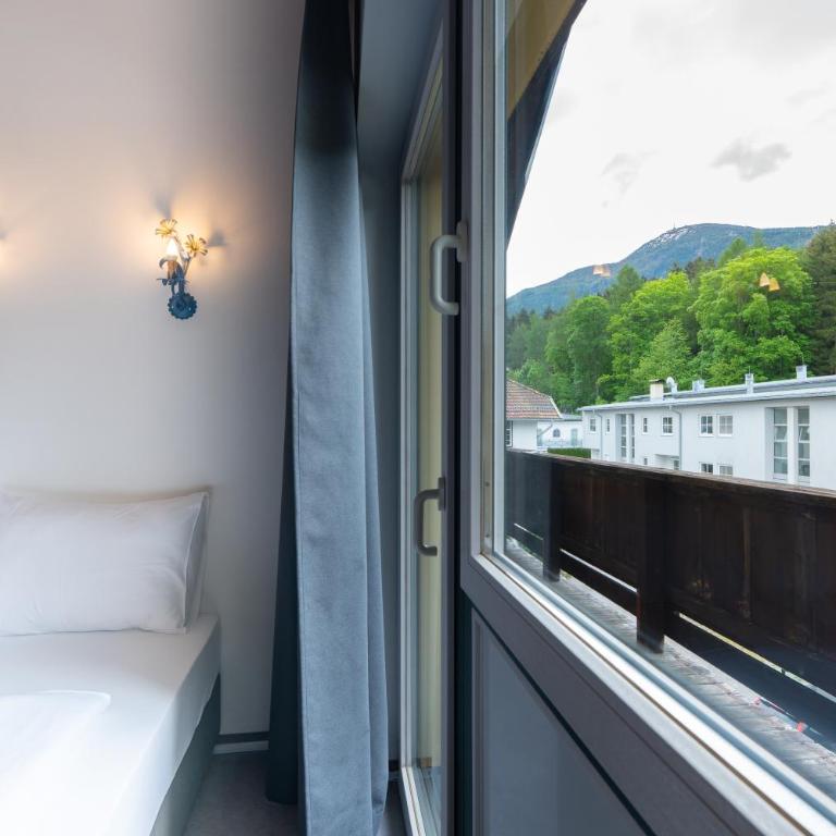 Hotel Gruberhof Innsbruck Igls B&B - Familiensuite mit Balkon - 5