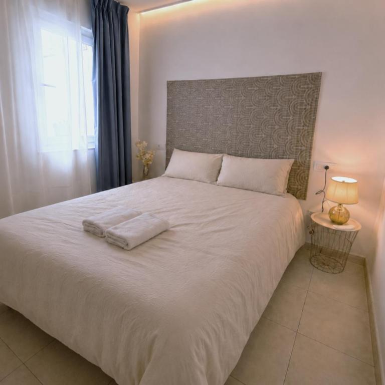 Luminoso, muy amplio, buena zona - Appartement 1 Chambre - 8