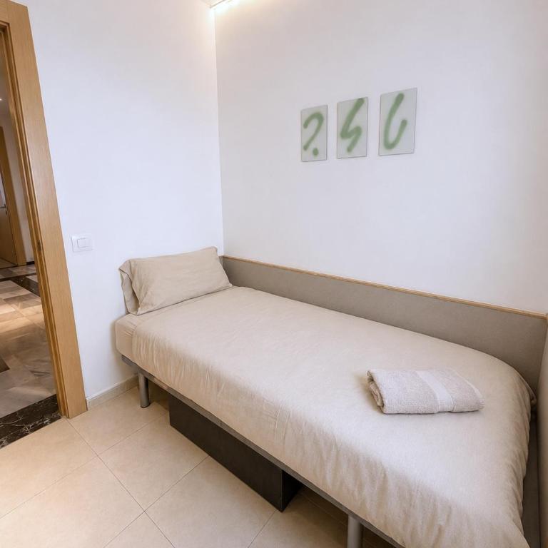 Luminoso, muy amplio, buena zona - Appartement 1 Chambre - 10