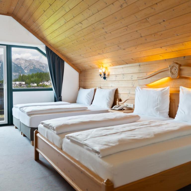 Hotel Gruberhof Innsbruck Igls B&B - Vierbettzimmer mit Bergblick - 2